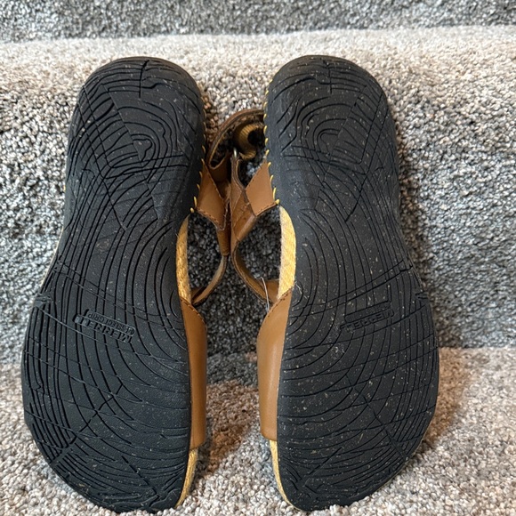 Merrell Women's Brown Leather Sandals - Picture 5 of 11